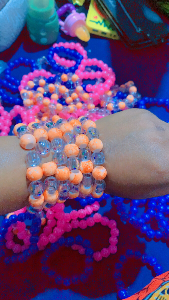 5Bracelets en perles colorées