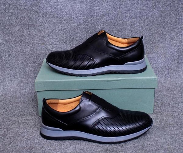 Les chaussures 100% cuir véritable