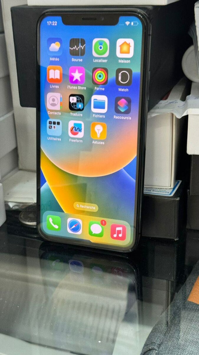 *iphone X 256giga second main propre :