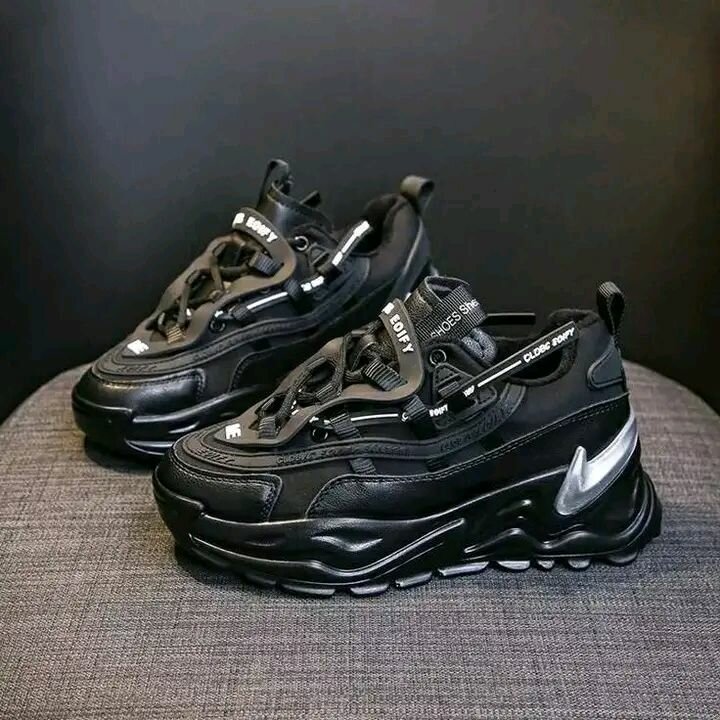 Sneakers noirs modernes