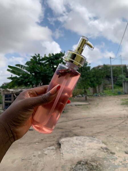 Huile parfumé à la rose