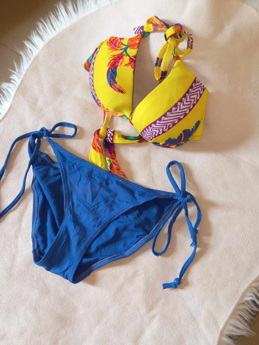 Women's two-piece swimsuit