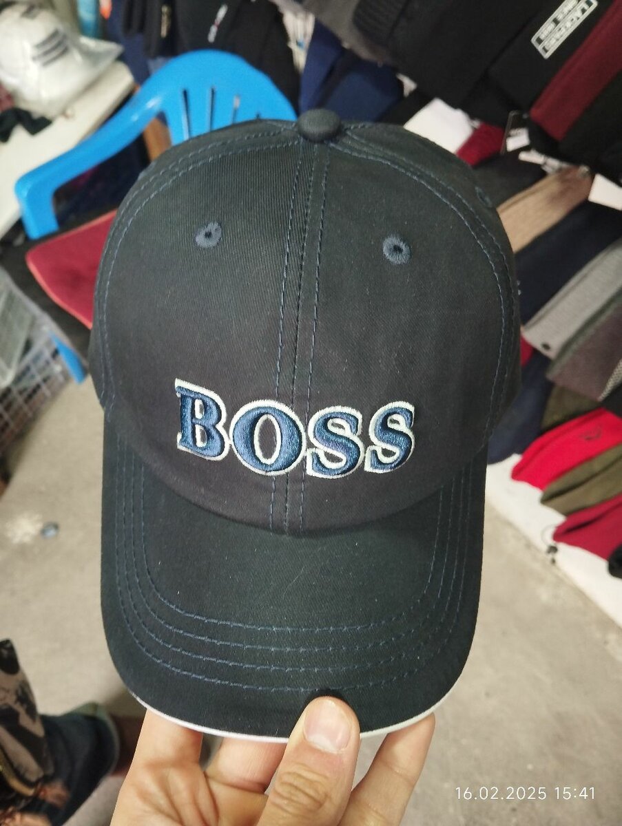 Boss кепка