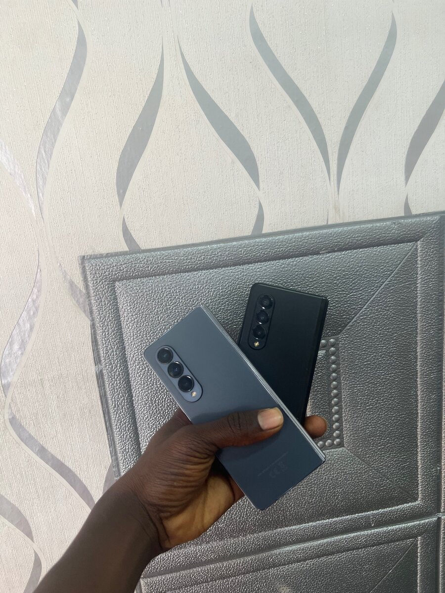 Samsung Fold 4 and 3