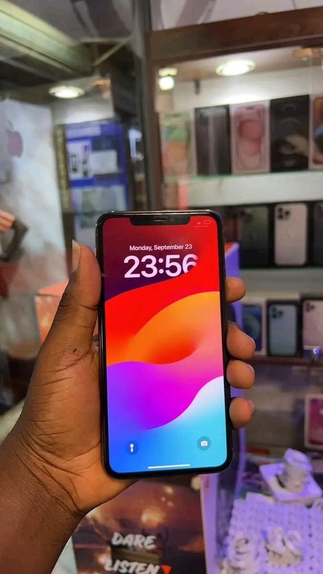 iphone 11 pro max 256gig