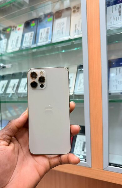 12 pro 128Go tout passe