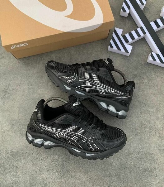 Asics Chaussures de Course Noires