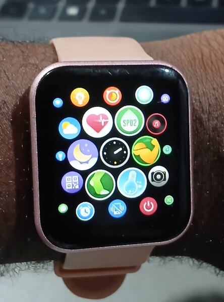 Montre connectée rose élégante