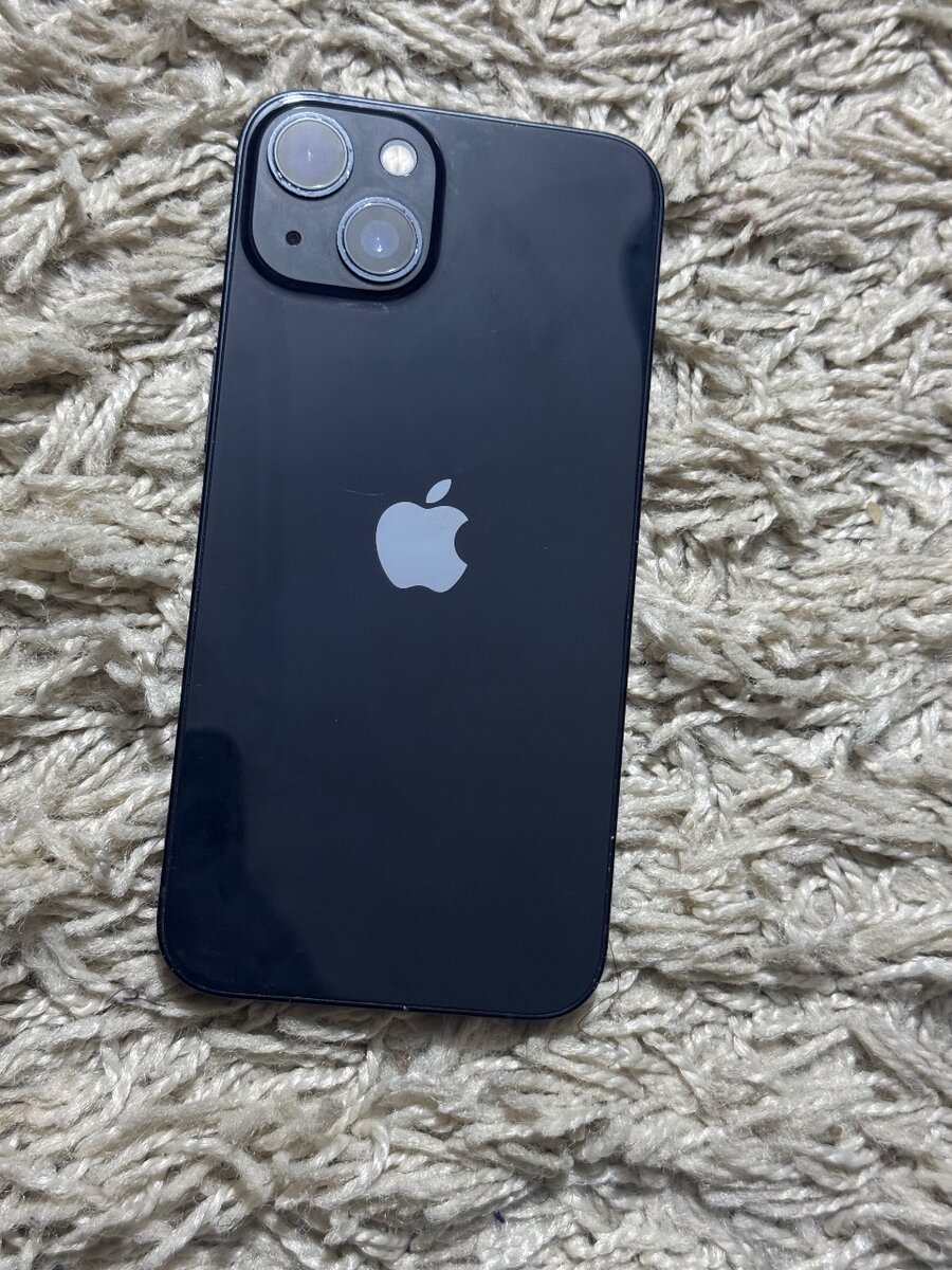 iPhone 13 128gb ( vendu avec reçu )