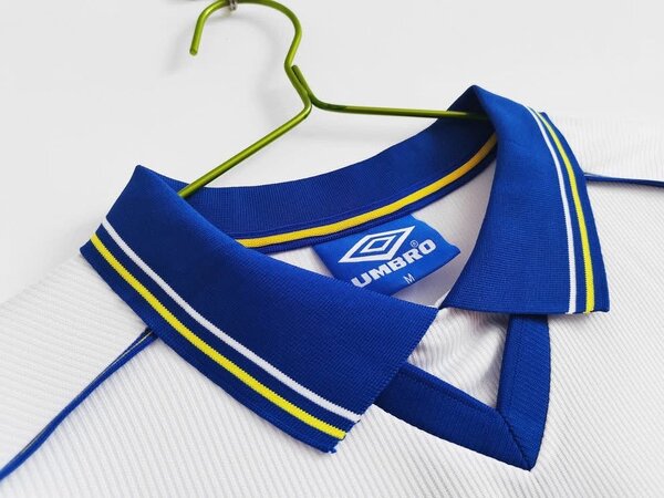 Maillot de football Umbro rétro