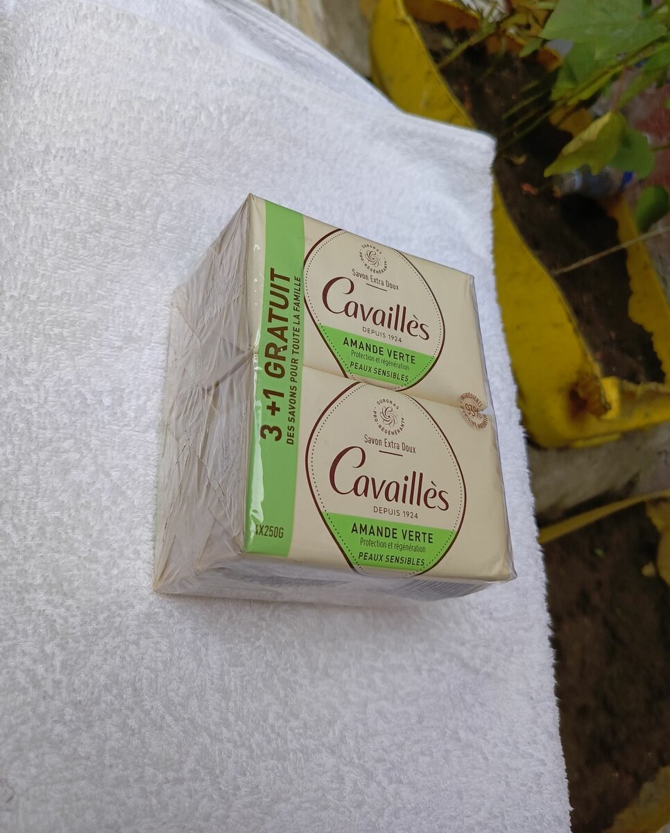 Rogé Cavaillès (Amande verte)