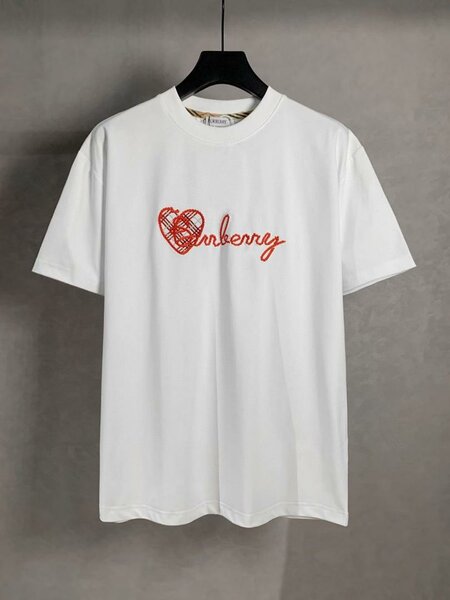 T-shirt imprimé moderne