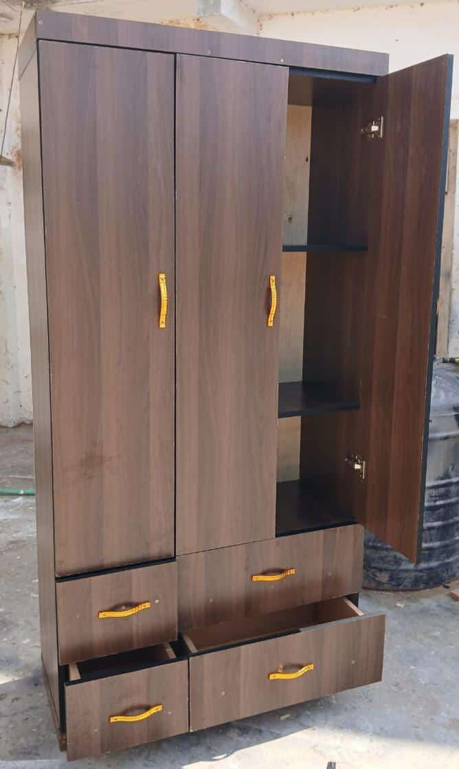 3 doors wardrobe