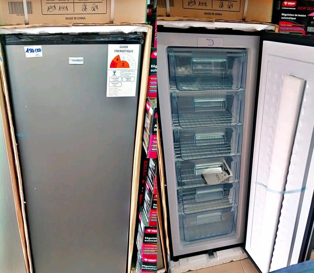 Congélateur vertical moderne