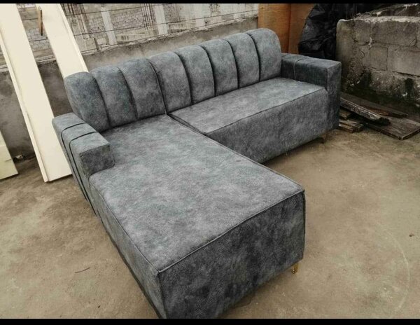 Canapé d'angle gris en tissu moderne