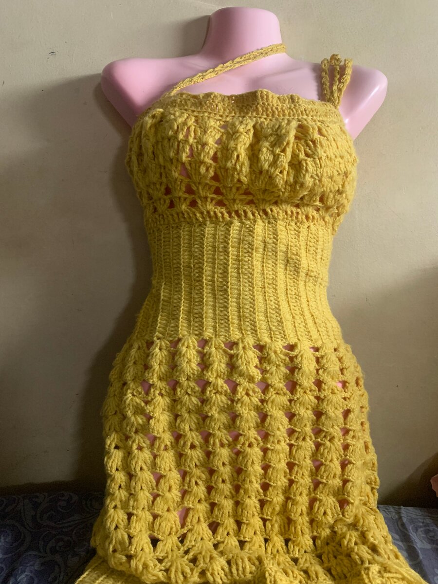 Robe d'été crochetée jaune