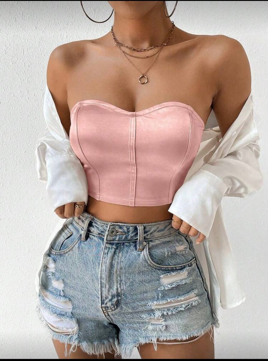 Top dos nu élégant