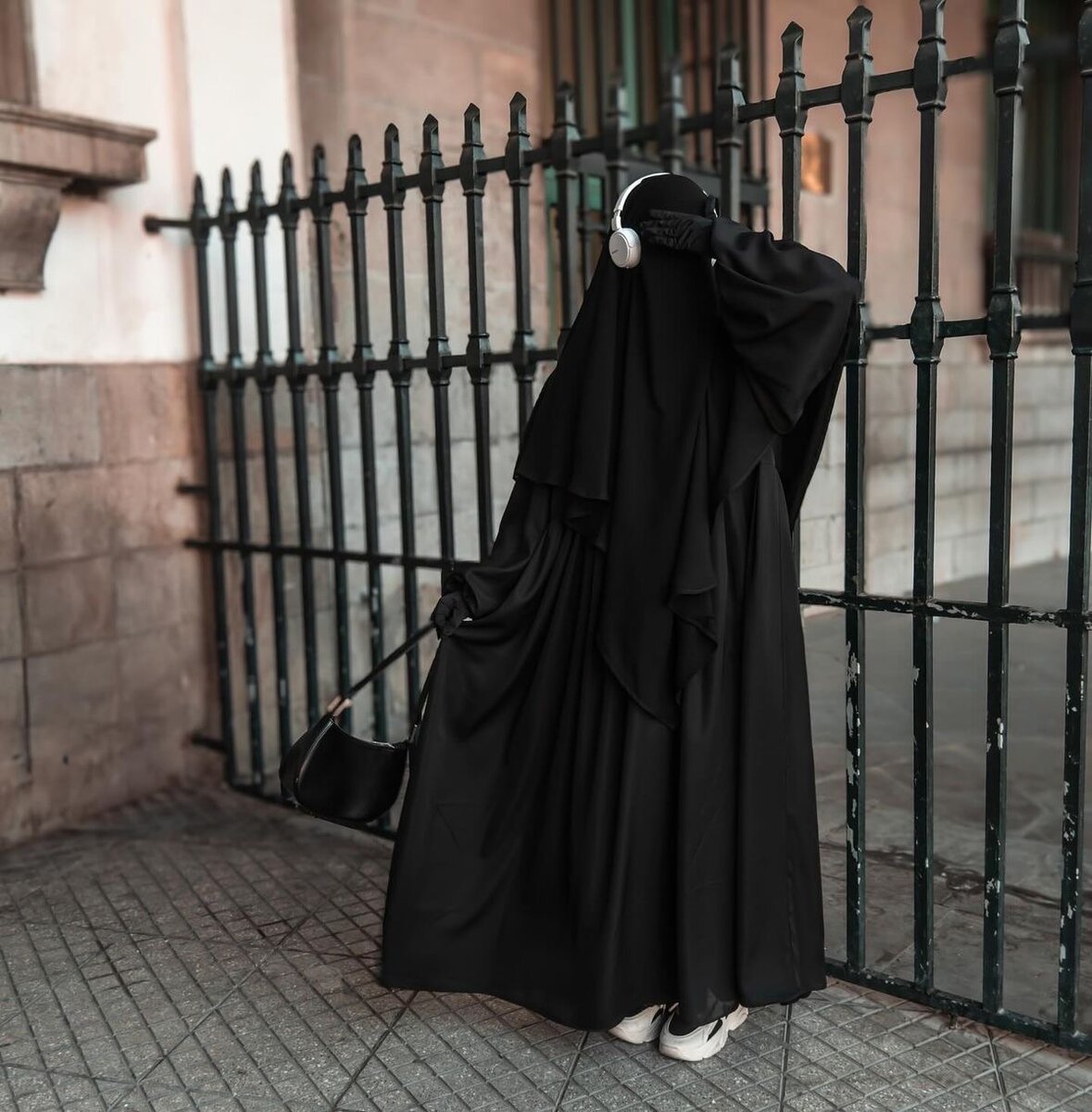 Abaya noire élégante