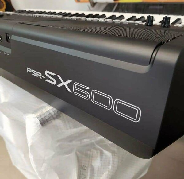 Yamaha PSR-SX600 Keyboard