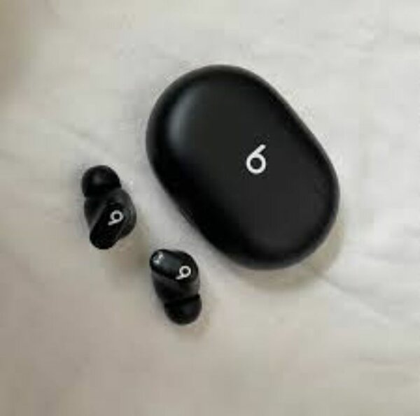 BEATS STUDIO BUDS +
