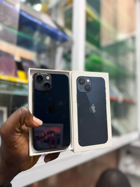 iPhone 13Noir 128 Go