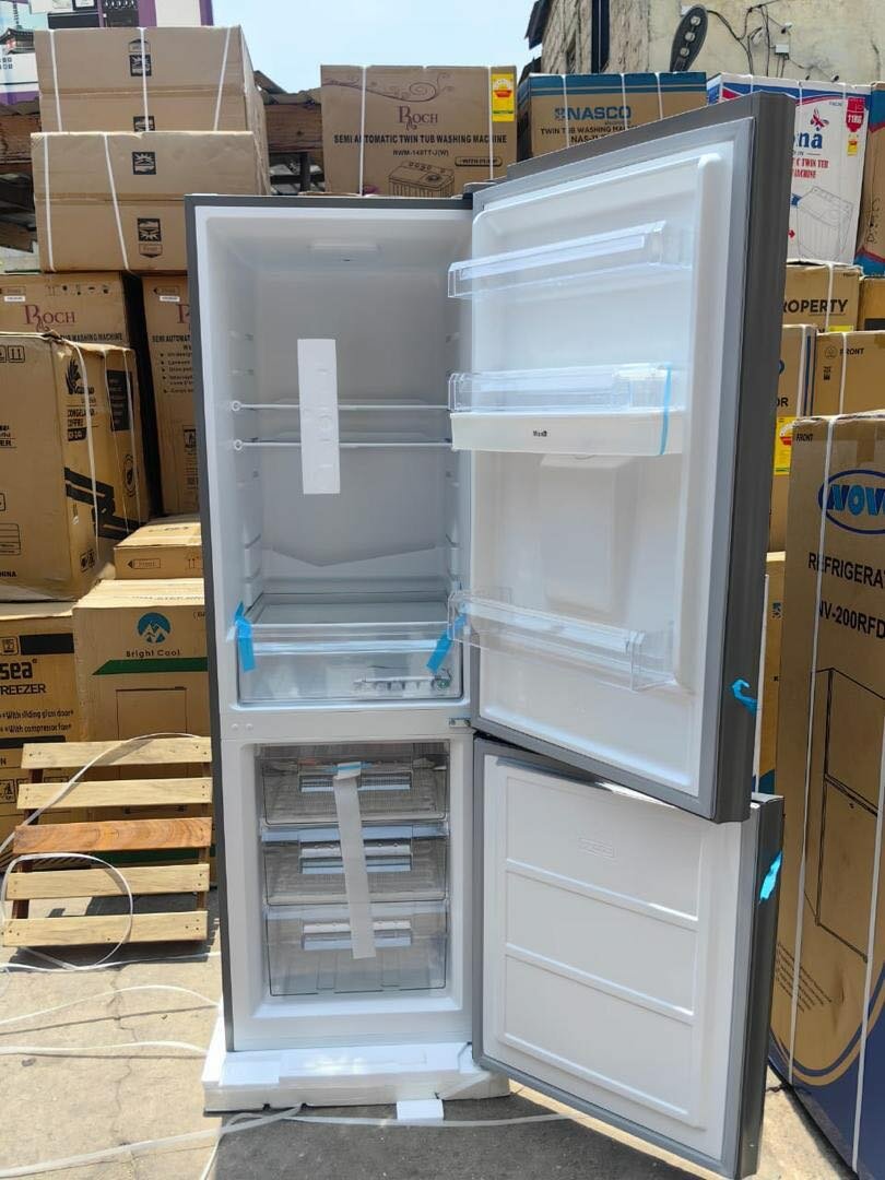 Roch 360 fridge Black glass Size 310L