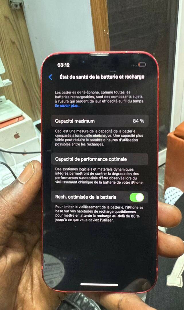 iPhone rouge parfait état