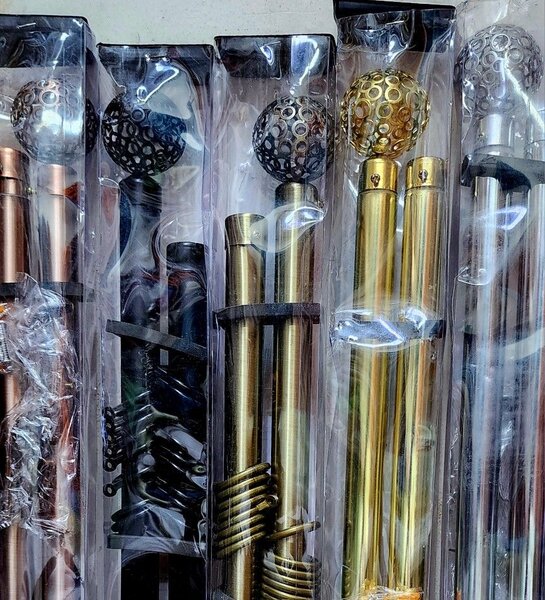 Tringles à rideaux en métal