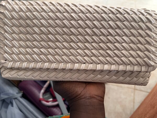 Clutch tressé élégant