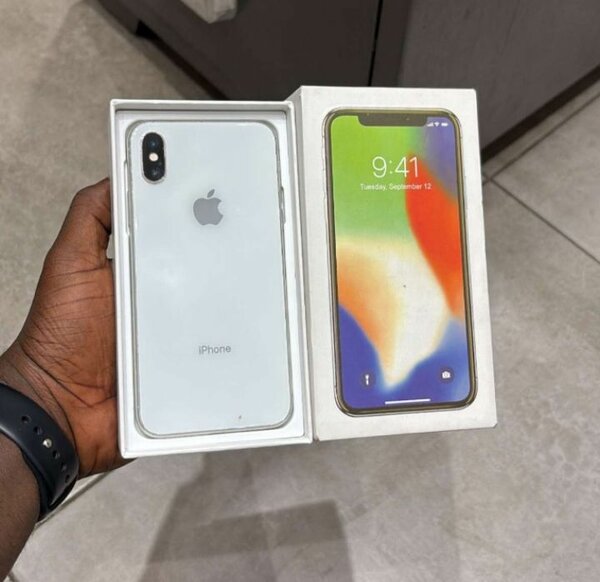 iPhone X , 64gig