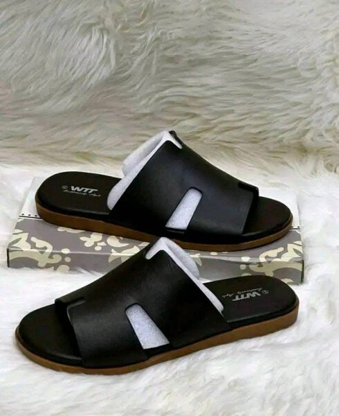 Claquettes noires confortables