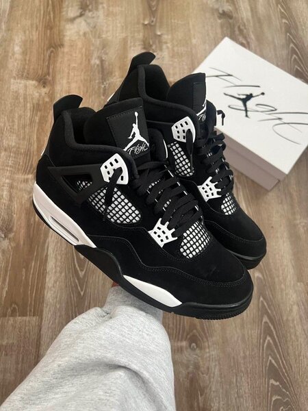 Jordan 4 Rétro