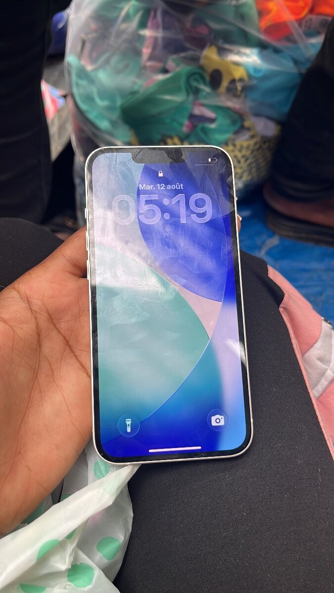 Apple iPhone 13 - Unlocked