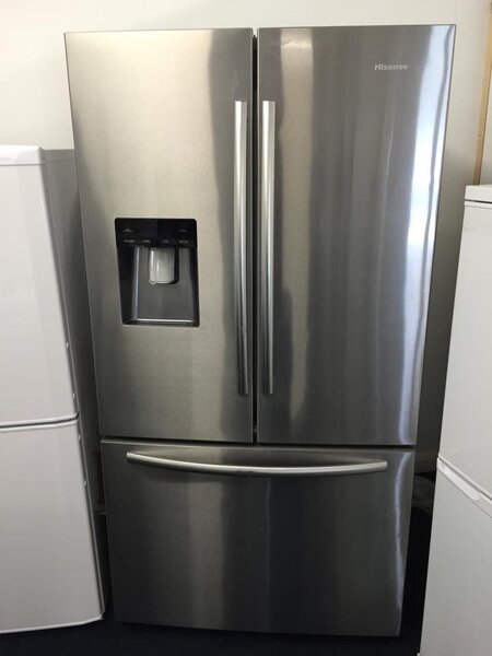 Réfrigérateur inox moderne