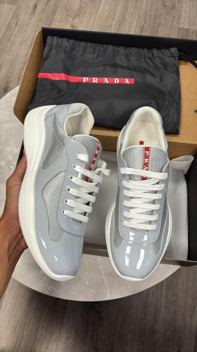 Baskets Prada élégantes