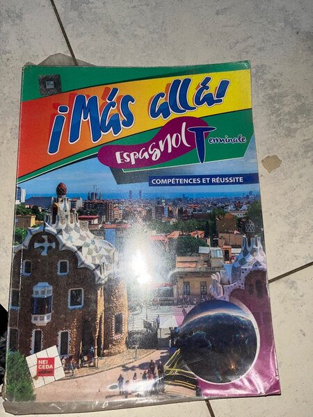 Livre "¡Más allá! Español Terminale"