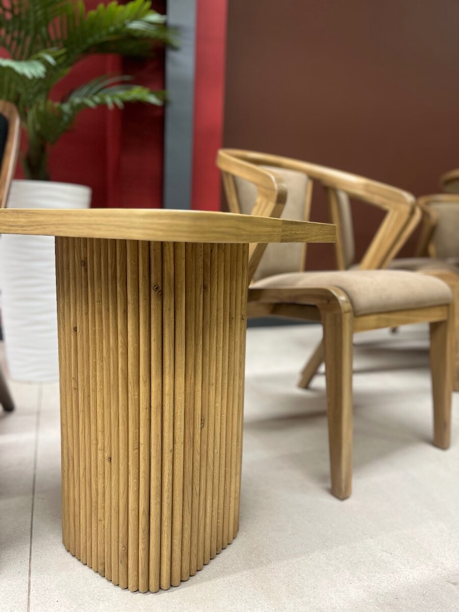 Стол и стул