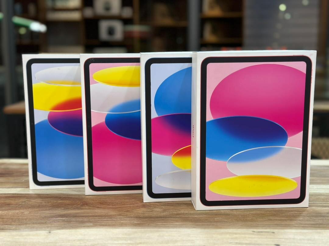 iPad 10th Generation 256GB * New *Blue and Pink