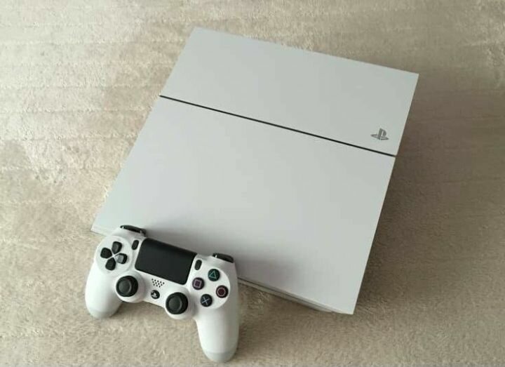 Console de jeu PS4