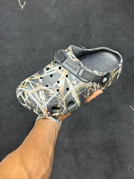 Sabots Crocs camouflage tendance