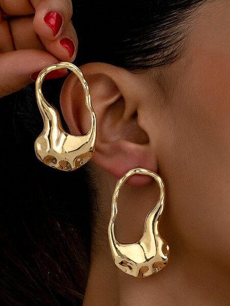 Boucles d'oreilles dorées élégantes