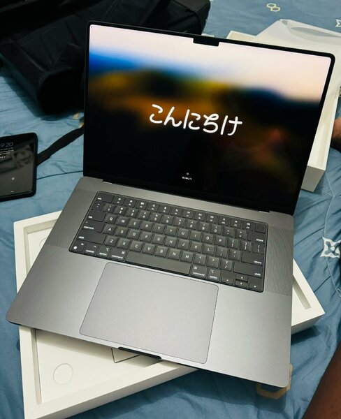 MRW23  16-inch MacBook Pro