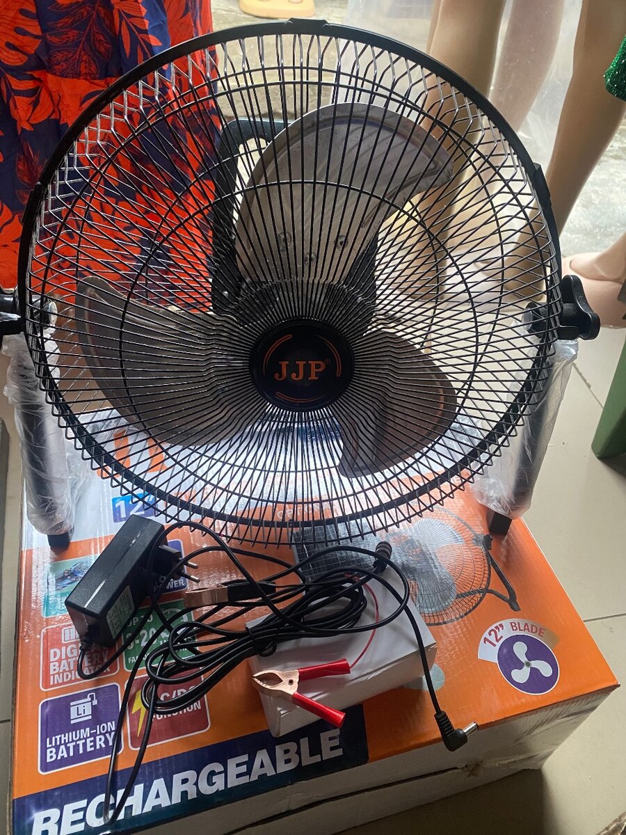 Solar fan
