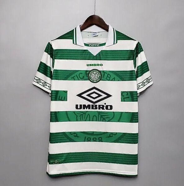 Maillot de football Umbro vintage