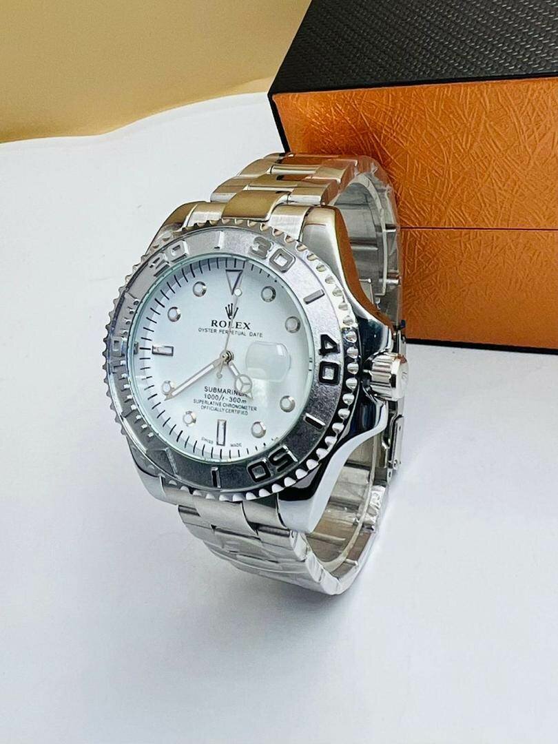 Montre de luxe disponible ici