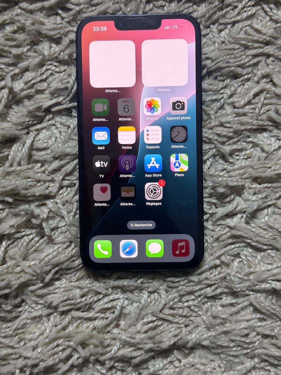 iPhone 13 128gb ( vendu avec reçu )