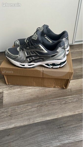 Chaussures de sport ASICS