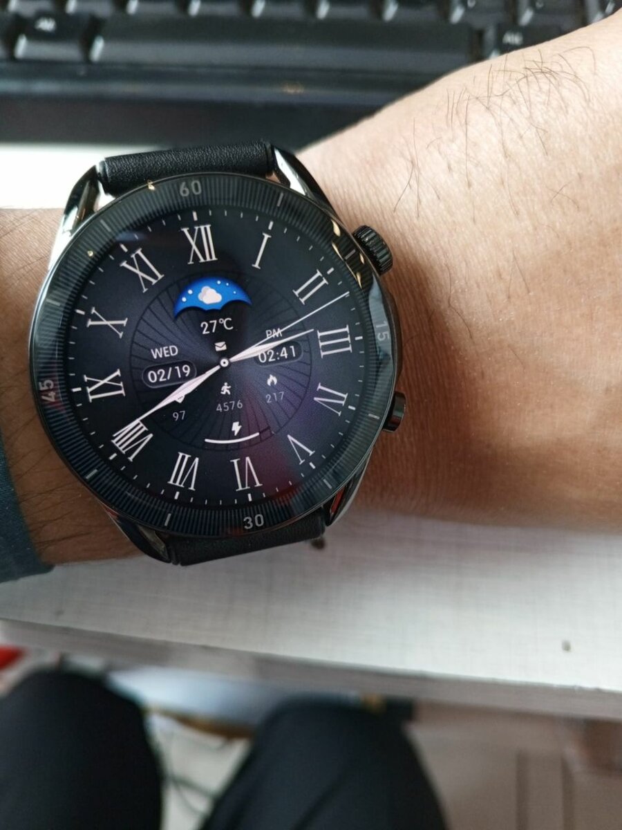 Zero Lifestyle smart watch with box pack