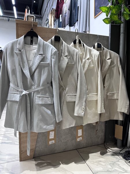 Пиджак из льна с поясом