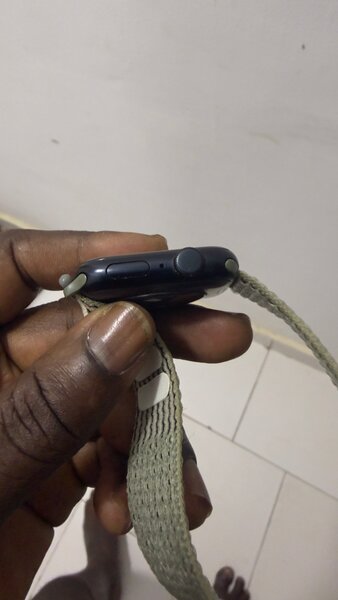 Montre connectée sportive élégante